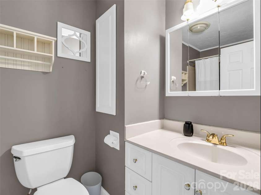 52 Forest Road, Asheville, NC 28803.  MLS# CAR4390190, YatesRealty ID 31865. 