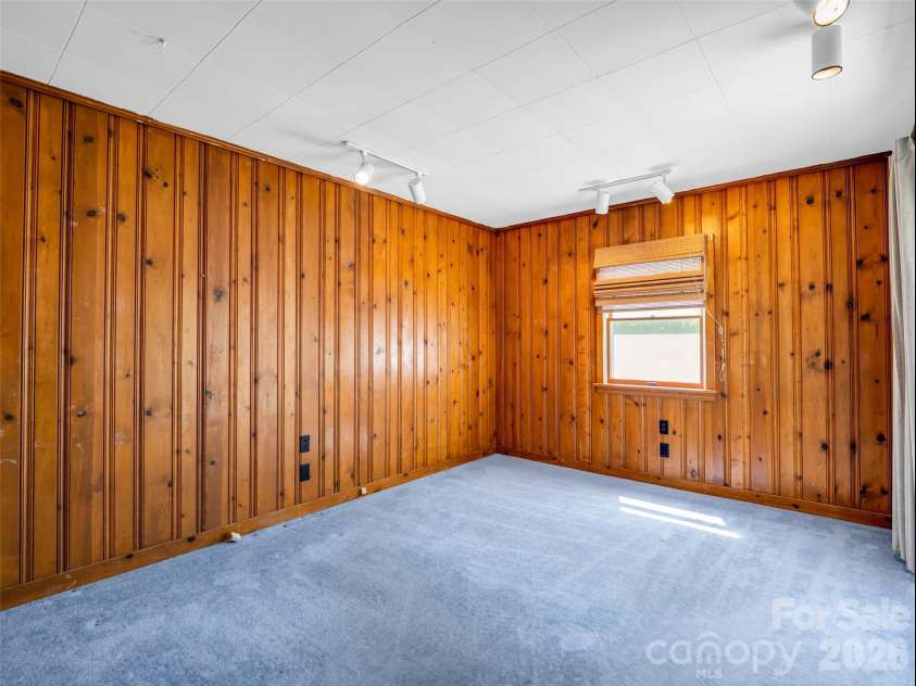 52 Forest Road, Asheville, NC 28803.  MLS# CAR4390190, YatesRealty ID 31865. 