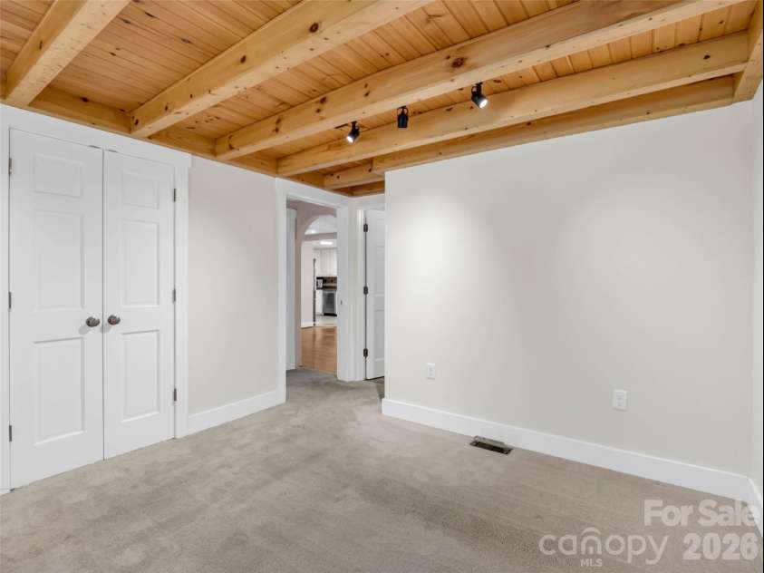 52 Forest Road, Asheville, NC 28803.  MLS# CAR4390190, YatesRealty ID 31865. 