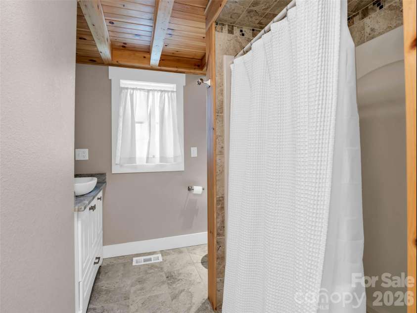 52 Forest Road, Asheville, NC 28803.  MLS# CAR4390190, YatesRealty ID 31865. 