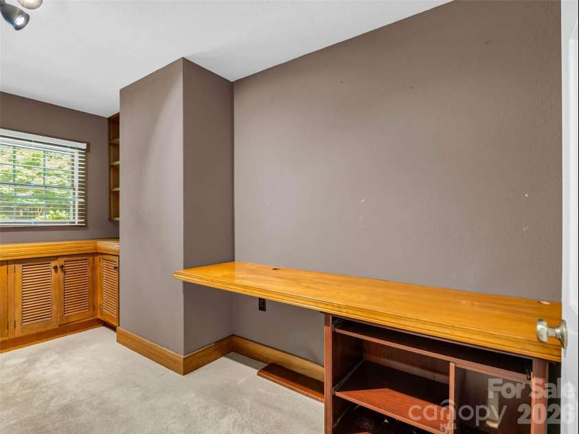 52 Forest Road, Asheville, NC 28803.  MLS# CAR4390190, YatesRealty ID 31865. 