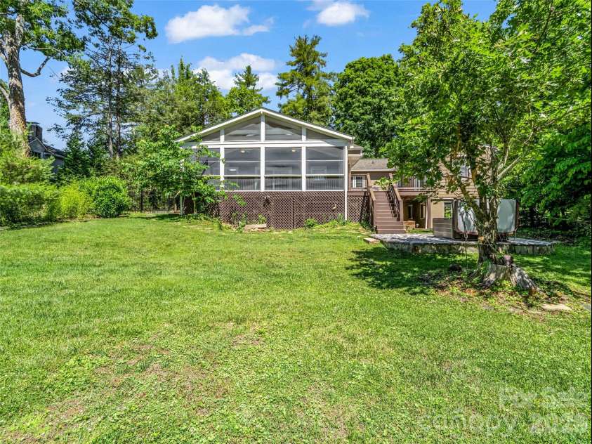 52 Forest Road, Asheville, NC 28803.  MLS# CAR4390190, YatesRealty ID 31865. 