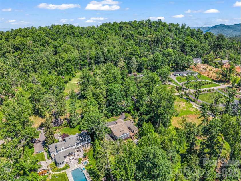 52 Forest Road, Asheville, NC 28803.  MLS# CAR4390190, YatesRealty ID 31865. 