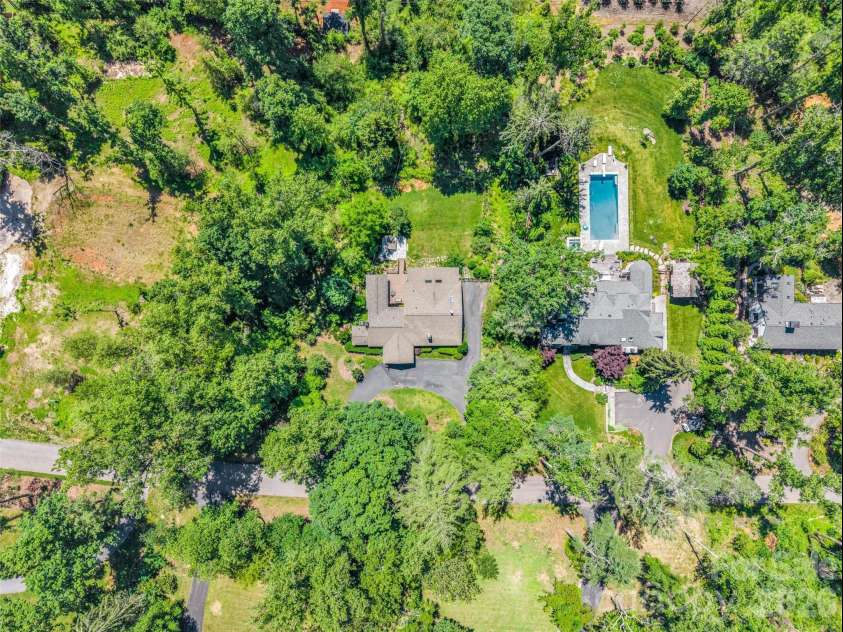 52 Forest Road, Asheville, NC 28803.  MLS# CAR4390190, YatesRealty ID 31865. 
