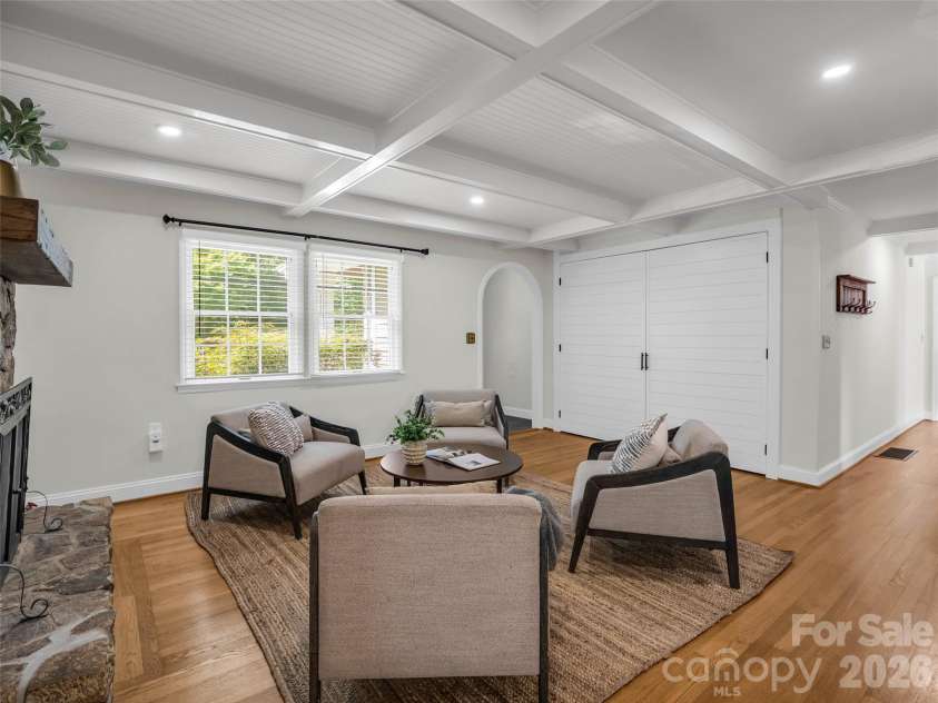 52 Forest Road, Asheville, NC 28803.  MLS# CAR4390190, YatesRealty ID 31865. 
