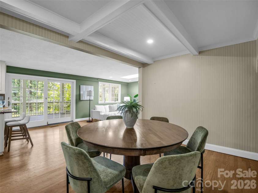 52 Forest Road, Asheville, NC 28803.  MLS# CAR4390190, YatesRealty ID 31865. 