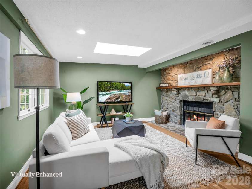 52 Forest Road, Asheville, NC 28803.  MLS# CAR4390190, YatesRealty ID 31865. 