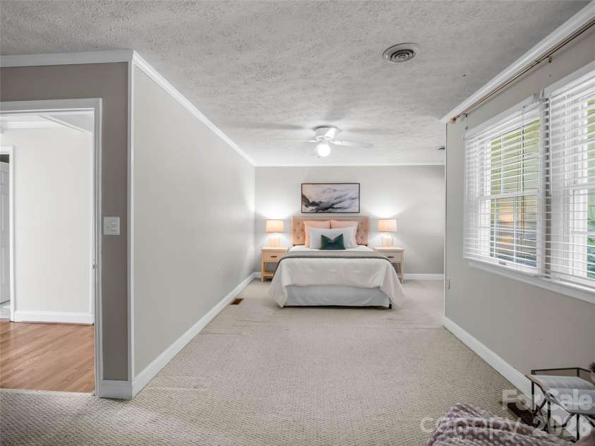 52 Forest Road, Asheville, NC 28803.  MLS# CAR4390190, YatesRealty ID 31865. 