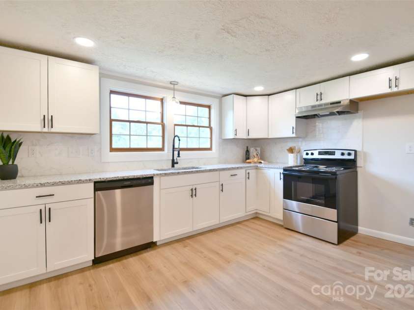 80 Sumner Avenue, Concord, NC 28027.  MLS# CAR4275952, YatesRealty ID 31865. 