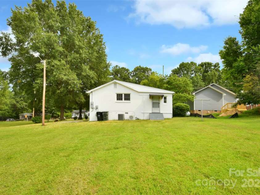 80 Sumner Avenue, Concord, NC 28027.  MLS# CAR4275952, YatesRealty ID 31865. 