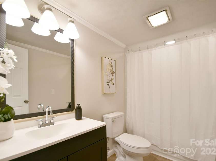 80 Sumner Avenue, Concord, NC 28027.  MLS# CAR4275952, YatesRealty ID 31865. Primary Ensuite