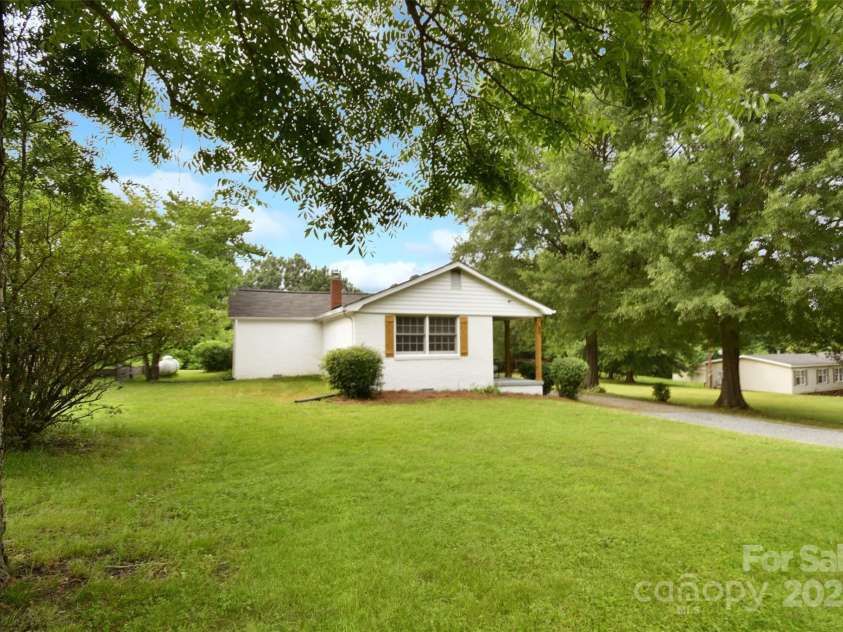 80 Sumner Avenue, Concord, NC 28027.  MLS# CAR4275952, YatesRealty ID 31865. View from the street