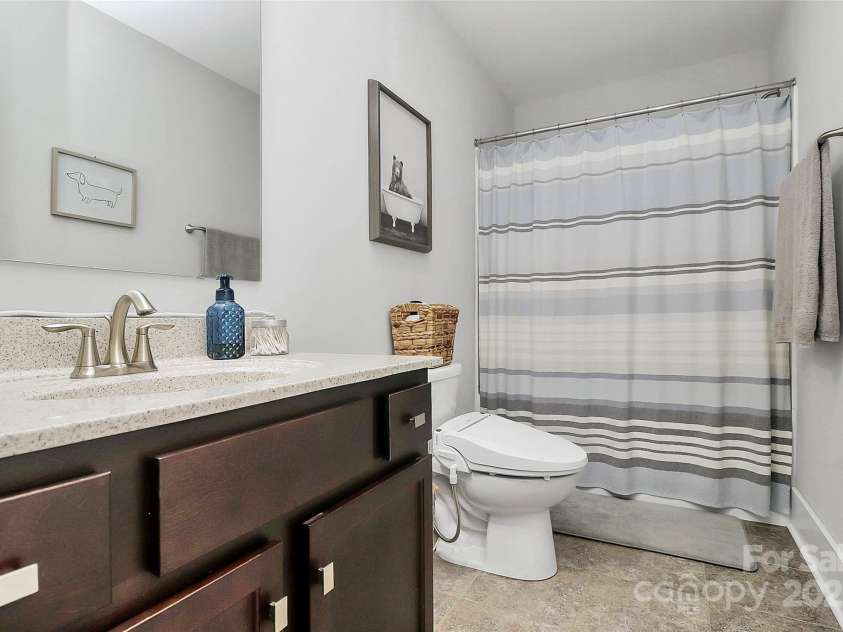 3536 Arnica Court, Tega Cay, SC 29708.  MLS# CAR4290061, YatesRealty ID 31866. Bath 2