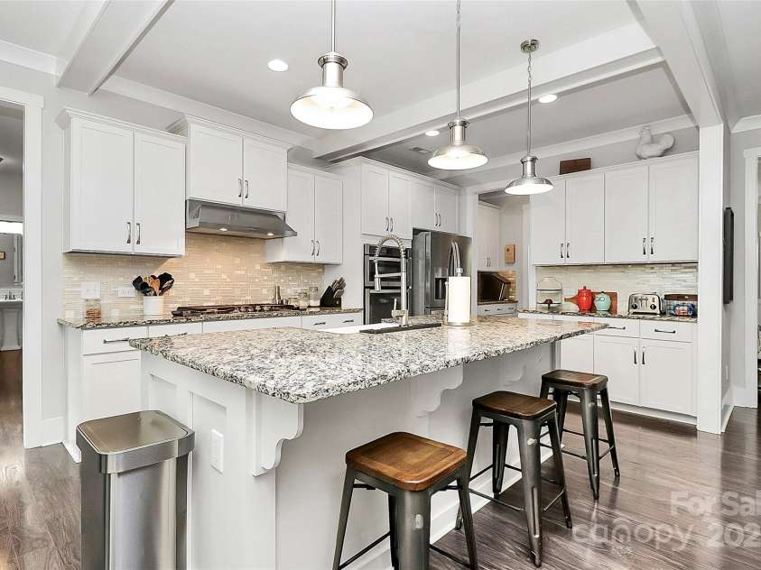 3536 Arnica Court, Tega Cay, SC 29708.  MLS# CAR4290061, YatesRealty ID 31866. Kitchen Island with eat-on Bar