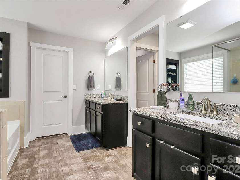 3536 Arnica Court, Tega Cay, SC 29708.  MLS# CAR4290061, YatesRealty ID 31866. Primary Bath with His & Hers Vanities/Sinks