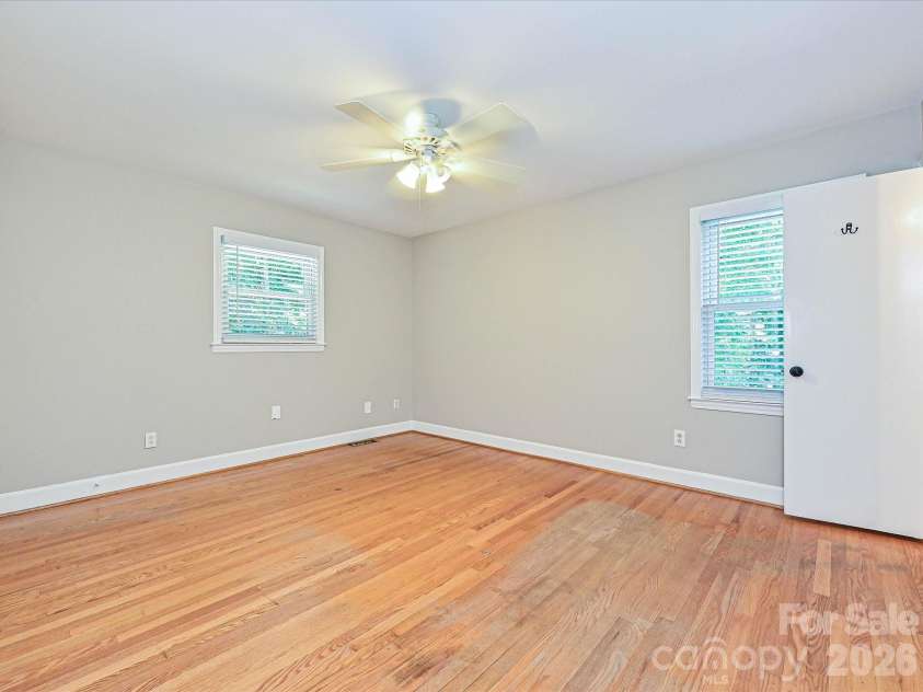 6947 Woodstock Drive, Charlotte, NC 28210.  MLS# CAR4390729, YatesRealty ID 31867. 