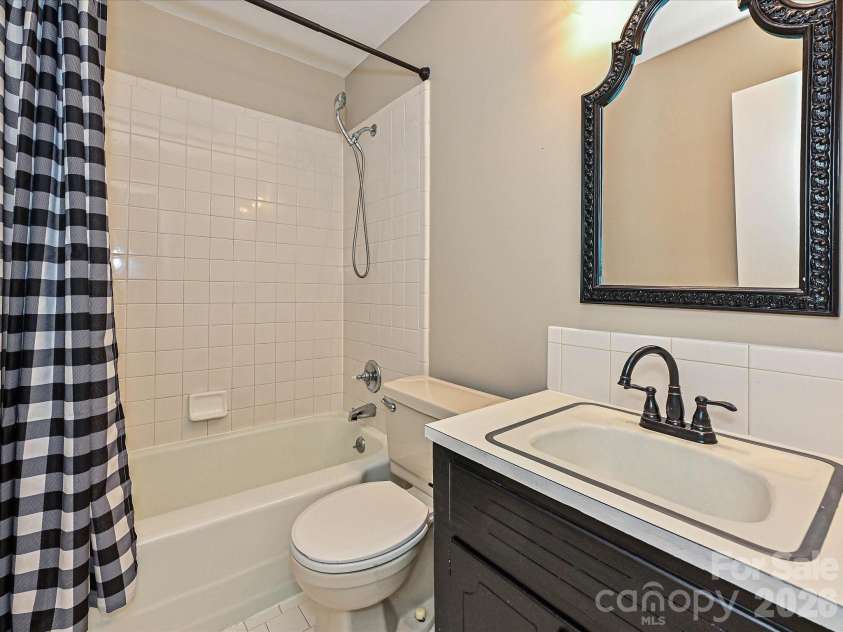 6947 Woodstock Drive, Charlotte, NC 28210.  MLS# CAR4390729, YatesRealty ID 31867. 