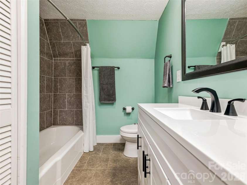 355 London Road, Asheville, NC 28803.  MLS# CAR4392205, YatesRealty ID 31868. 
