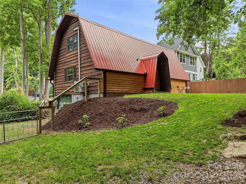355 London Road, Asheville, NC 28803.  MLS# CAR4392205, YatesRealty ID 31868. 