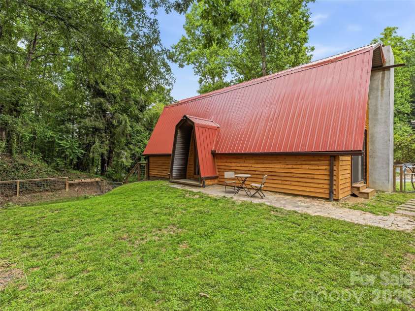 355 London Road, Asheville, NC 28803.  MLS# CAR4392205, YatesRealty ID 31868. 