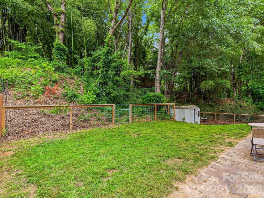 355 London Road, Asheville, NC 28803.  MLS# CAR4392205, YatesRealty ID 31868. 
