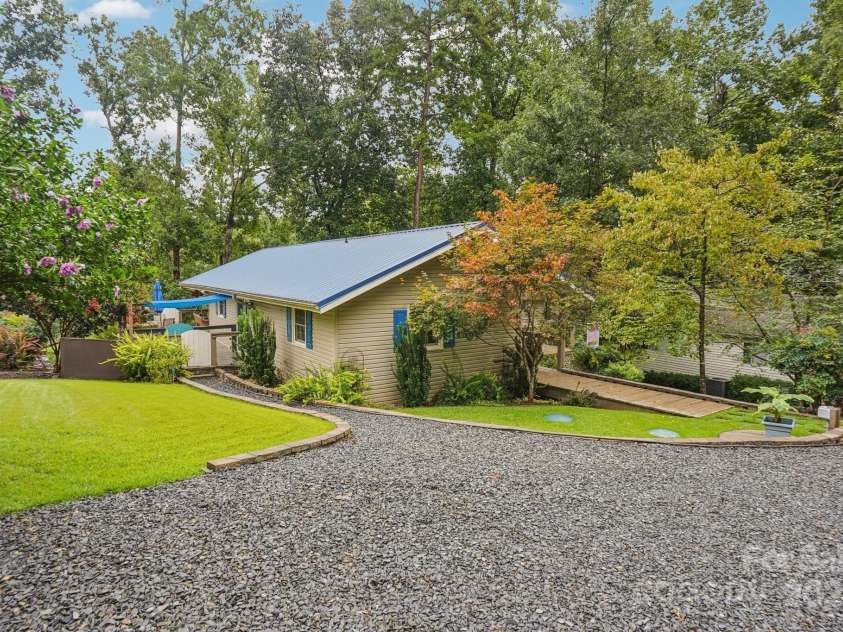 500 Deerfield Road, Mount Gilead, NC 27306.  MLS# CAR4289933, YatesRealty ID 31868. 