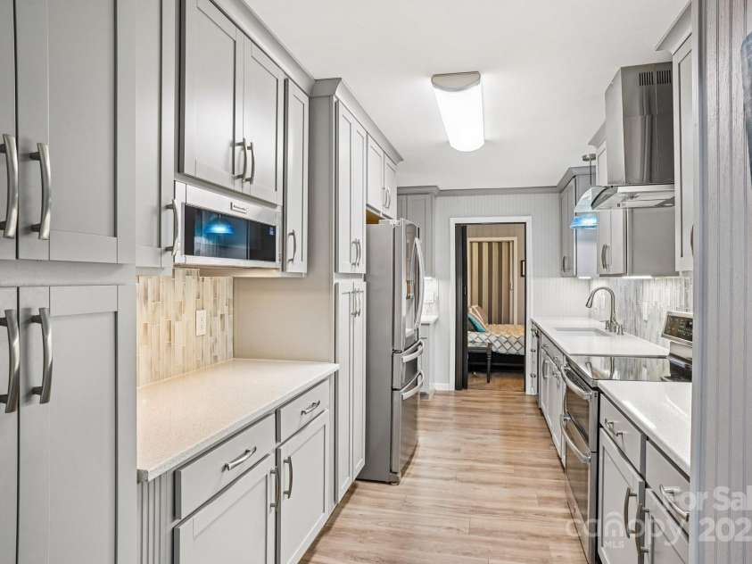 500 Deerfield Road, Mount Gilead, NC 27306.  MLS# CAR4289933, YatesRealty ID 31868. Updated kitchen!