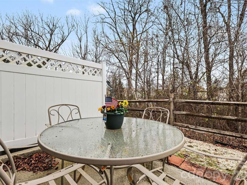 14262 Tamarack Drive, Charlotte, NC 28273.  MLS# CAR4337195, YatesRealty ID 3187. 