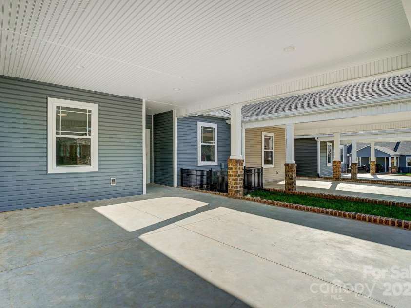 1517 28th Street Place, Hickory, NC 28602.  MLS# CAR4168309, YatesRealty ID 3187. 
