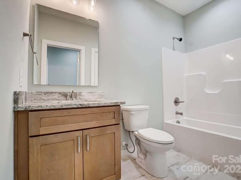 1517 28th Street Place, Hickory, NC 28602.  MLS# CAR4168309, YatesRealty ID 3187. 