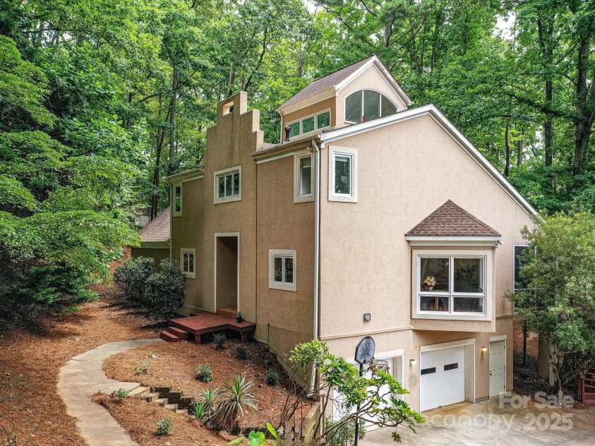 2061 Marquesas Avenue, Tega Cay, SC 29708.  MLS# CAR4278869, YatesRealty ID 31870. 