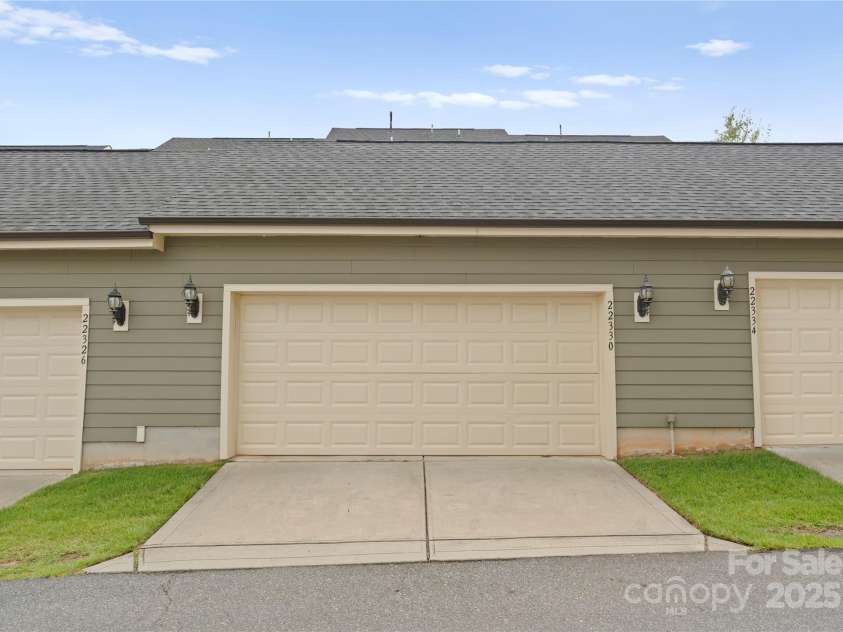 22330 Market Street, Cornelius, NC 28031.  MLS# CAR4290288, YatesRealty ID 31871. 
