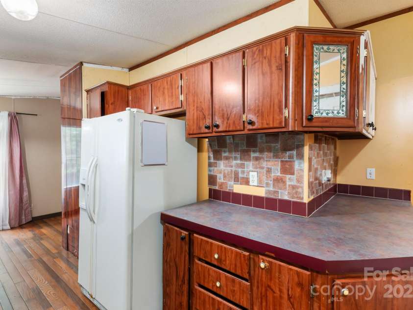 28 Myrtle Road, Swannanoa, NC 28778.  MLS# CAR4289376, YatesRealty ID 31872. Kitchen