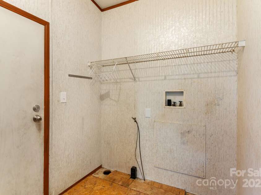 28 Myrtle Road, Swannanoa, NC 28778.  MLS# CAR4289376, YatesRealty ID 31872. Primary Closet