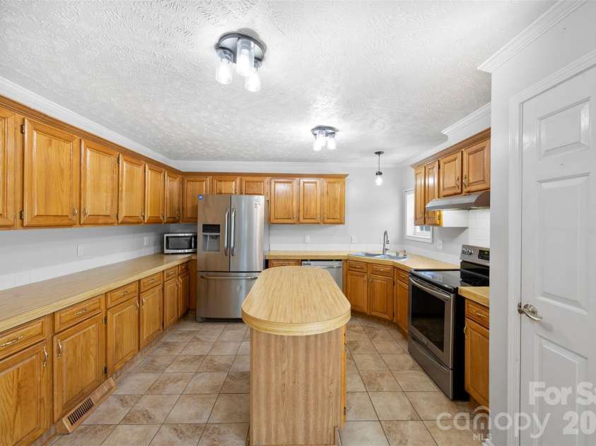 40047 Old Salisbury Road, New London, NC 28127.  MLS# CAR4394424, YatesRealty ID 31873. 