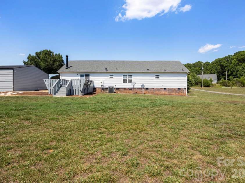 40047 Old Salisbury Road, New London, NC 28127.  MLS# CAR4394424, YatesRealty ID 31873. 