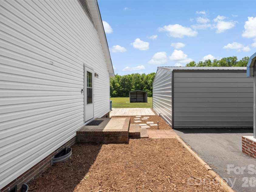 40047 Old Salisbury Road, New London, NC 28127.  MLS# CAR4394424, YatesRealty ID 31873. 
