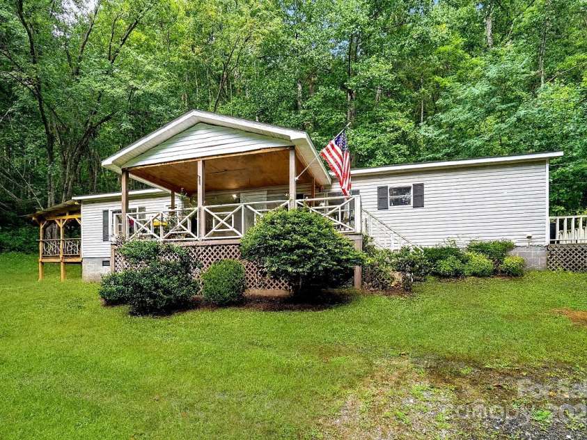 125 Stargazer Lane, Tuckasegee, NC 28783.  MLS# CAR4286319, YatesRealty ID 31876. 