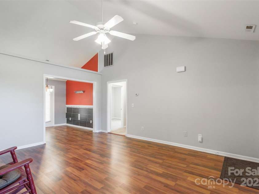 823 Prestwick Drive, Rock Hill, SC 29730.  MLS# CAR4282539, YatesRealty ID 31877. 