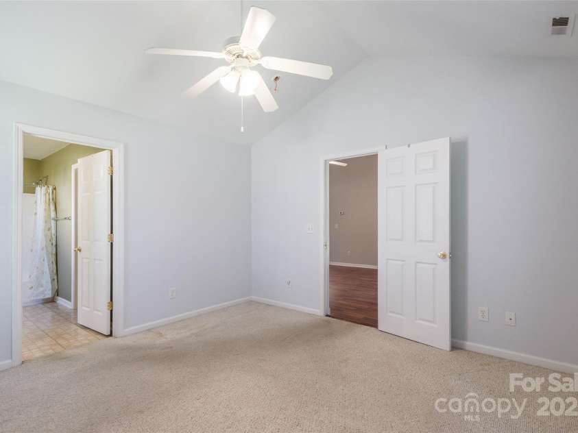 823 Prestwick Drive, Rock Hill, SC 29730.  MLS# CAR4282539, YatesRealty ID 31877. 