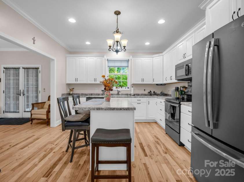 390 Darlington Road, Rutherfordton, NC 28139.  MLS# CAR4282508, YatesRealty ID 31878. Stainless appliances