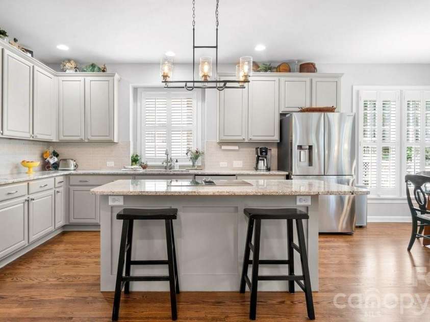 8716 Devonshire Drive, Huntersville, NC 28078.  MLS# CAR4377516, YatesRealty ID 31879. Center island