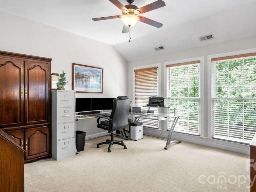 8716 Devonshire Drive, Huntersville, NC 28078.  MLS# CAR4377516, YatesRealty ID 31879. Flex space