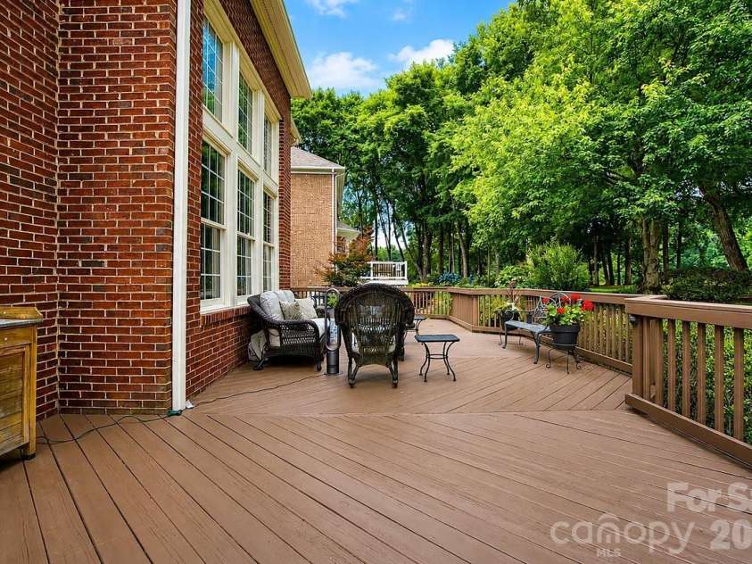 8716 Devonshire Drive, Huntersville, NC 28078.  MLS# CAR4377516, YatesRealty ID 31879. Huge Deck