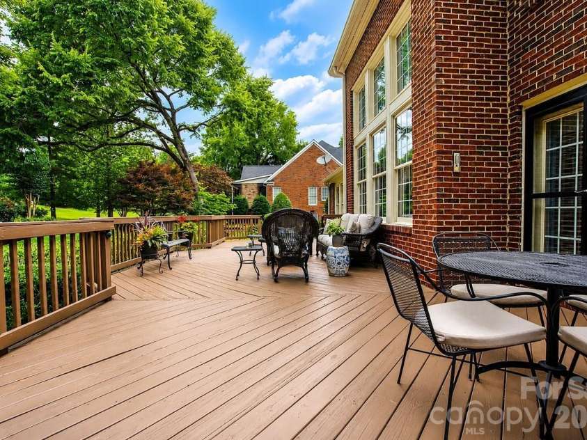 8716 Devonshire Drive, Huntersville, NC 28078.  MLS# CAR4377516, YatesRealty ID 31879. Huge deck