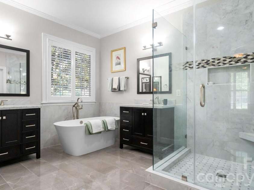 8716 Devonshire Drive, Huntersville, NC 28078.  MLS# CAR4377516, YatesRealty ID 31879. Updated Primary ensuite