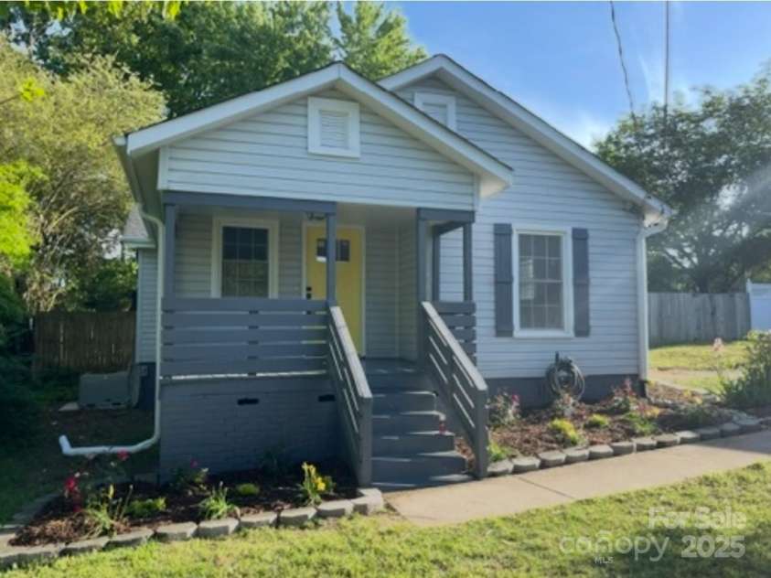 1202 Woodlawn Street, Kannapolis, NC 28083.  MLS# CAR4287261, YatesRealty ID 31881. 