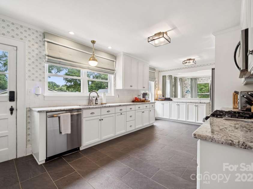 114 Glendale Avenue, Concord, NC 28025.  MLS# CAR4286473, YatesRealty ID 31882. 