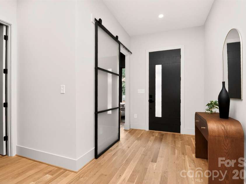 1304 Caldwell Street, Charlotte, NC 28206.  MLS# CAR4392742, YatesRealty ID 31883. 