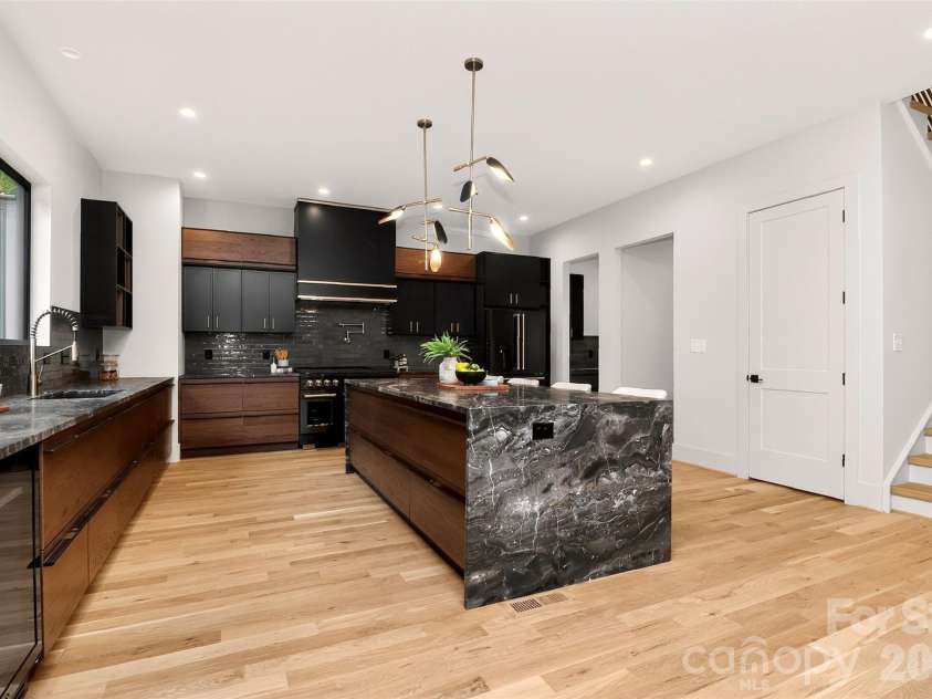 1304 Caldwell Street, Charlotte, NC 28206.  MLS# CAR4392742, YatesRealty ID 31883. 
